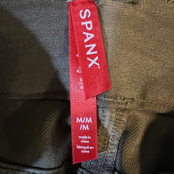 SPANX Twill Ankle Cargo Pant - Picture 3 of 8